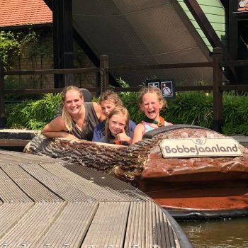 Welpen in de wildwaterbaan